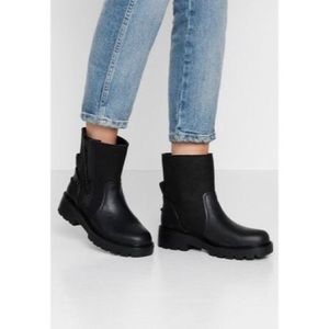 UGG Polk boots NWOT